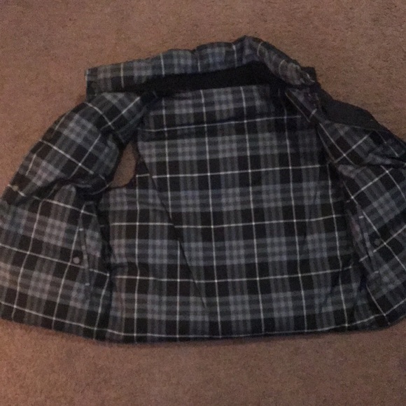 ⚡️✨Burberry Medium Black Check Reversible Puffer Vest✨⚡️ - Picture 4 of 8